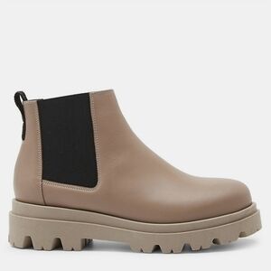 Lova Leather Ankle Chelsea Boots